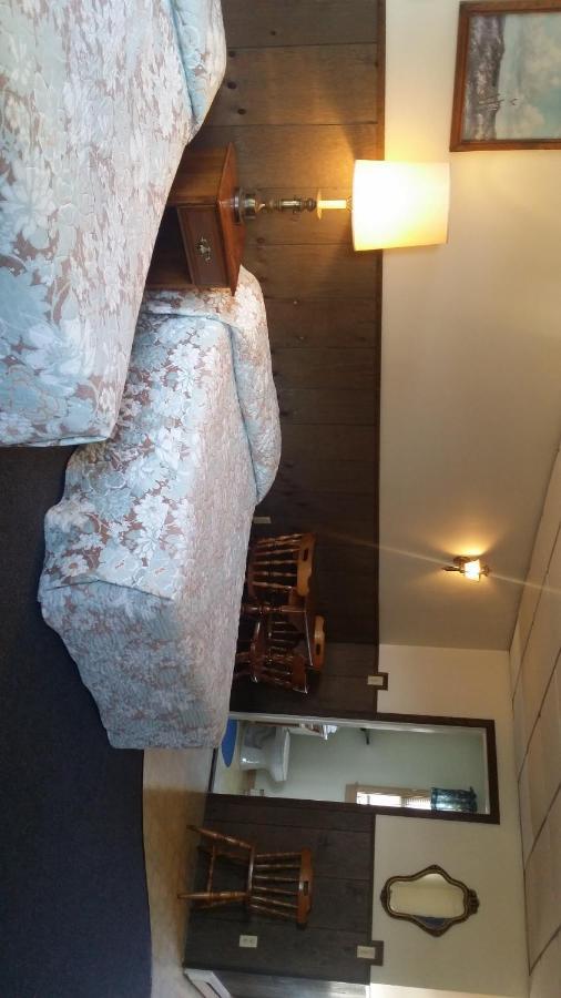 Inn Between The Beaches & Villager ยอร์ก ภายนอก รูปภาพ