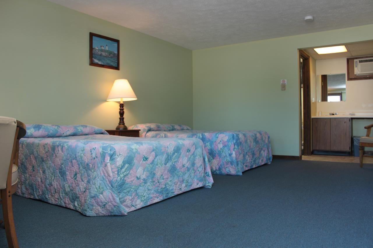Inn Between The Beaches & Villager ยอร์ก ภายนอก รูปภาพ