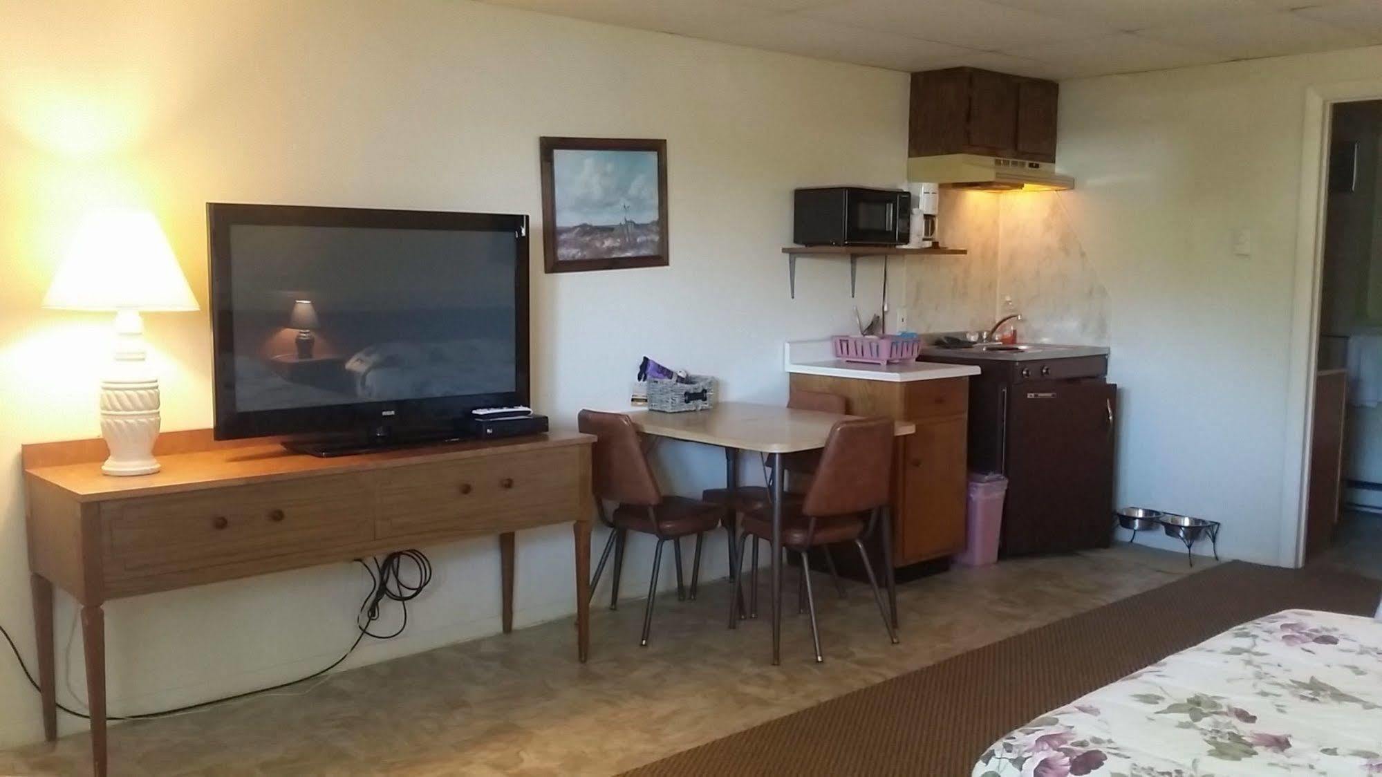 Inn Between The Beaches & Villager ยอร์ก ภายนอก รูปภาพ