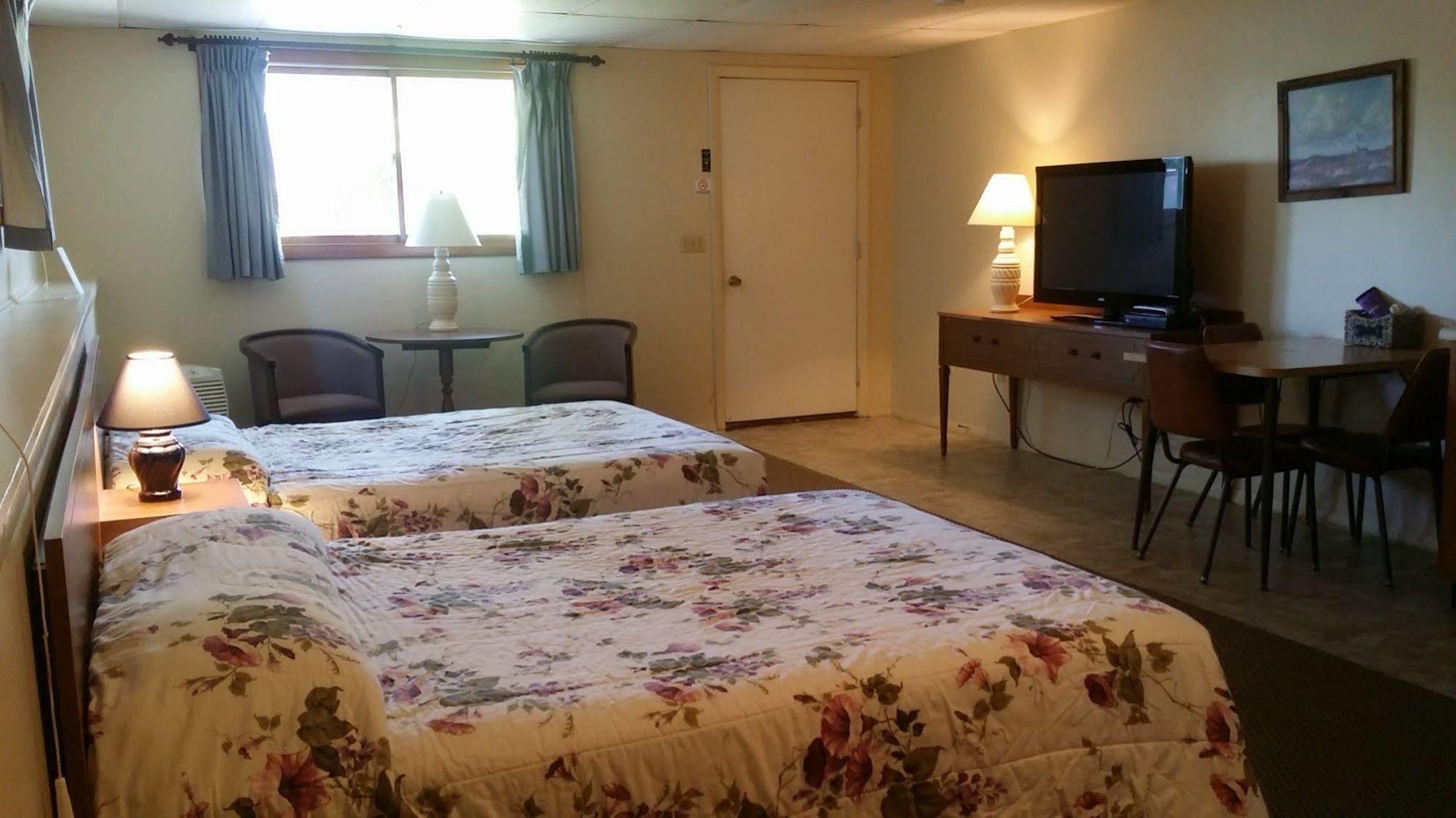 Inn Between The Beaches & Villager ยอร์ก ภายนอก รูปภาพ